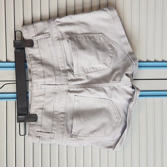 Refuge High Waisted Light Grey Denim Shorts - Picture 8 of 13